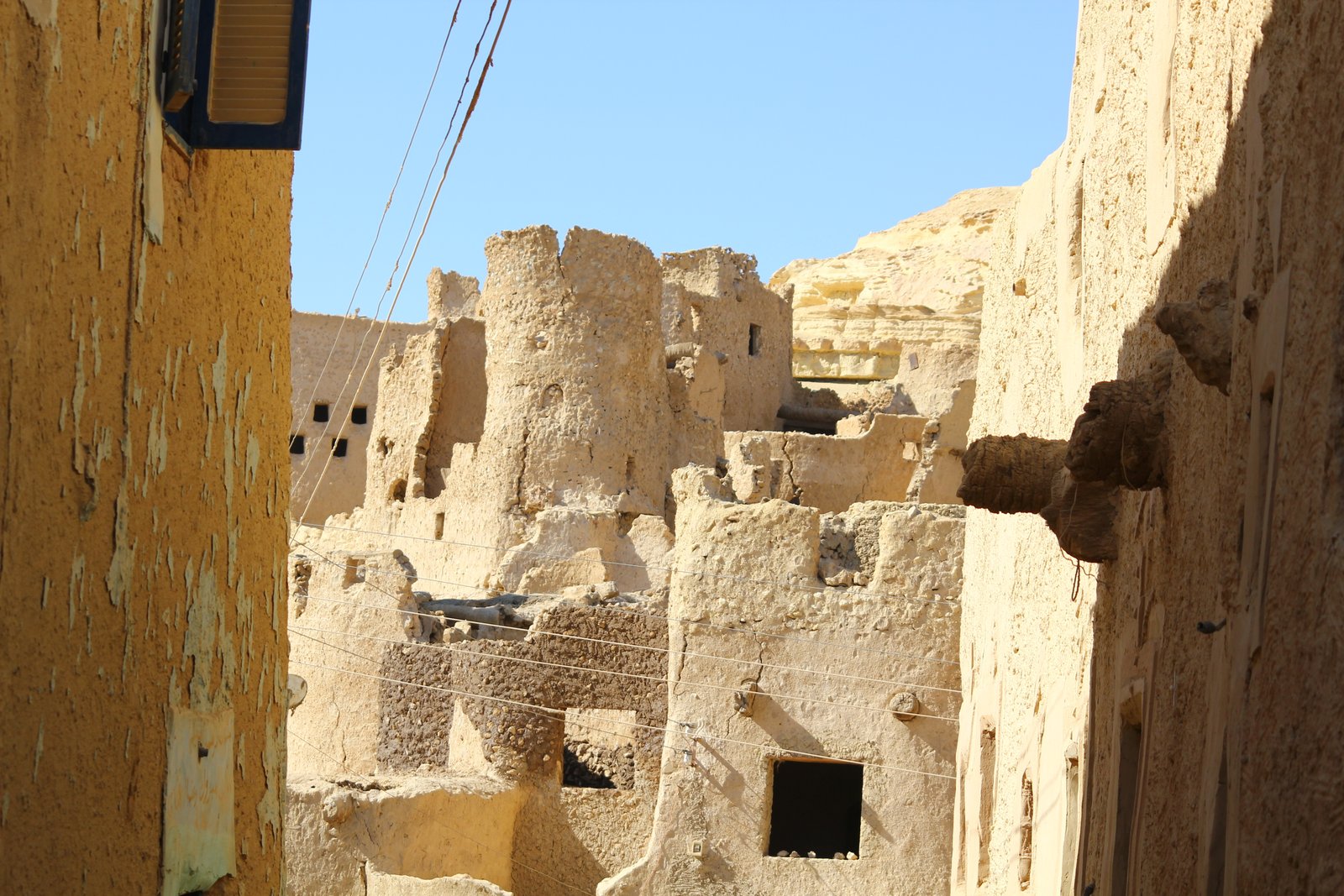 Mud-brick fortress walls of Shali